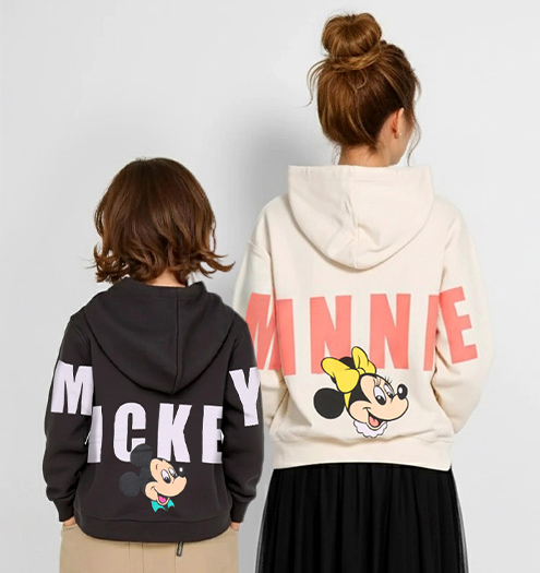 disneyバックロゴパーカー