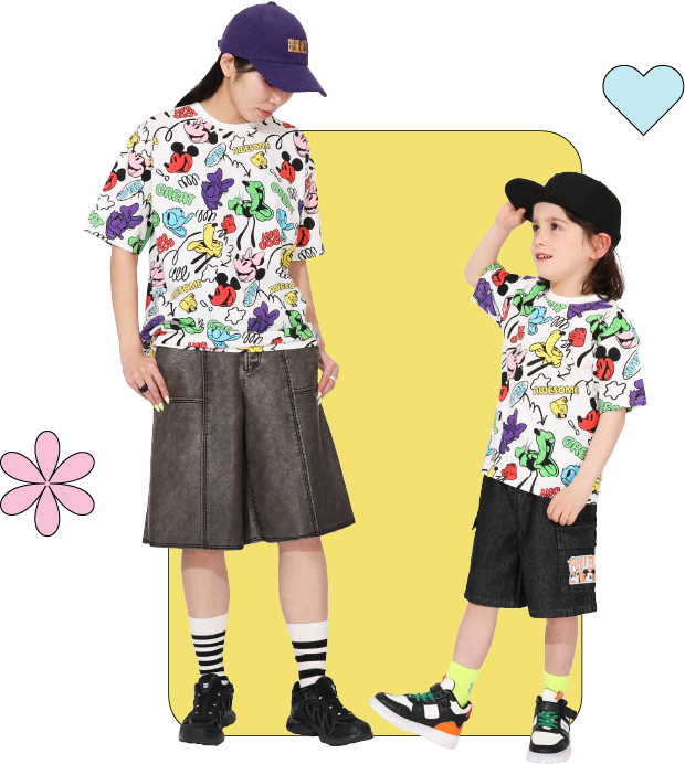 Disney カラフル総柄Tシャツ